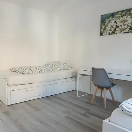 Modernes 3 Zimmerwohnung Nahe Messe & Flughafen شقة لينفلدن اشتردين