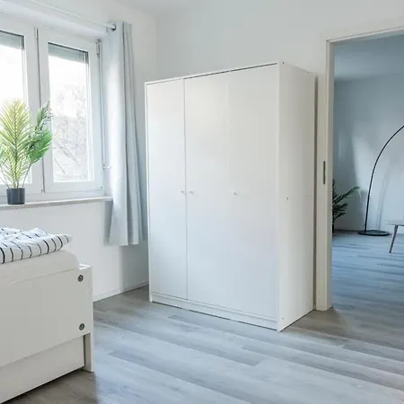 شقة Modernes 3 Zimmerwohnung Nahe Messe & Flughafen لينفلدن اشتردين