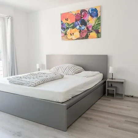 Modernes 3 Zimmerwohnung Nahe Messe & Flughafen لينفلدن اشتردين