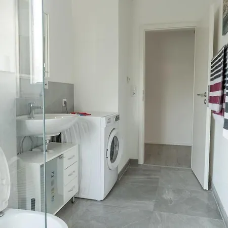 Modernes 3 Zimmerwohnung Nahe Messe & Flughafen