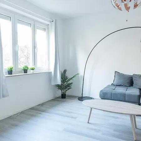 Modernes 3 Zimmerwohnung Nahe Messe & Flughafen لينفلدن اشتردين